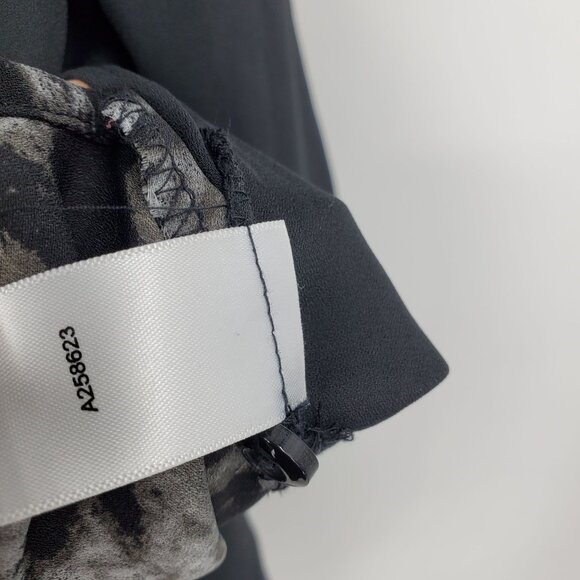 Susan Graver Women's Black and Grey Tiger Print Button Down 3/4 Sleeve Shirt 12 - Picture 8 of 9